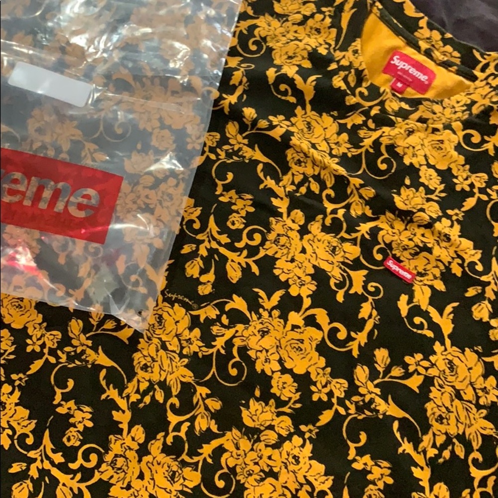 Supreme Small Box tee SOLD OUT medium